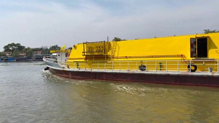 RattanathanakiJ951 cement container ship at Koh Kret in Thailand