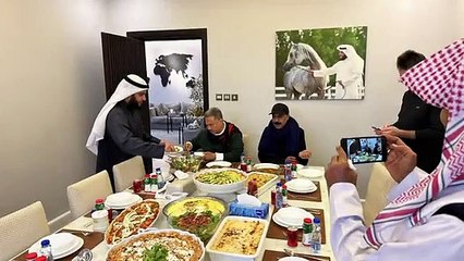 محمد عبده وعبدالله الرويشد في ضيافة الشيخ مشاري العفاسي