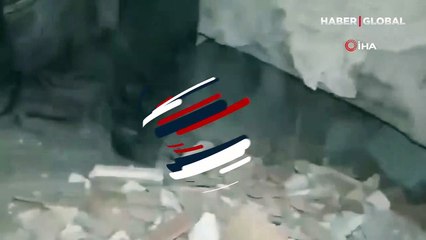 Diyarbakır'da enkaz altından seslendi 'Ablam, kardeşim ve ben buradayız'