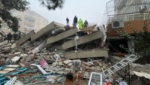 Türkiye acı güne uyandı! İşte 7,4 şiddetindeki depremin vurduğu 10 ilimizden yürek yakan kareler