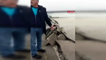 Deprem Hatay'da havalimanı pistini parçaladı