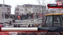 Malatya'da depremin etkisiyle çöken binadan bir kişi sağ çıkarıldı