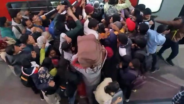 परीक्षा छूटने के बाद शहर में कई जगह रहे जाम के हालात
