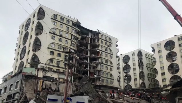 Turkey earthquake: Rescuers search for survivors after hundreds killed