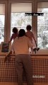 Τανιμανίδης- Μπόμπα: Αγκαλιά με τα κορίτσια τους αντιμετωπίζουν την επέλαση του χιονιά