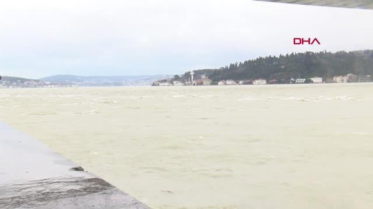 İSTANBUL-İSTANBUL BOĞAZI ÇAMURA BULANDI