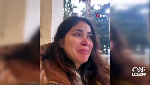 Zeynep Demirel'den gözyaşları için yardım çağrısı: Arkadaşlarımız enkaz altından çıktılar, hala enkaz altında olan tanıdıklarımız var