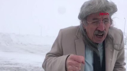 SAHARA GEÇİDİ'NDE MİNİBÜS İLE 2 İŞ MAKİNESİ ÜZERİNE ÇIĞ DÜŞTÜ; 14 KİŞİ KURTARILDI