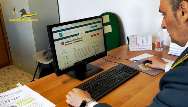 Necrofori lavoravano in nero e col Reddito di Cittadinanza: blitz della Guardia di Finanza (06.02.23)