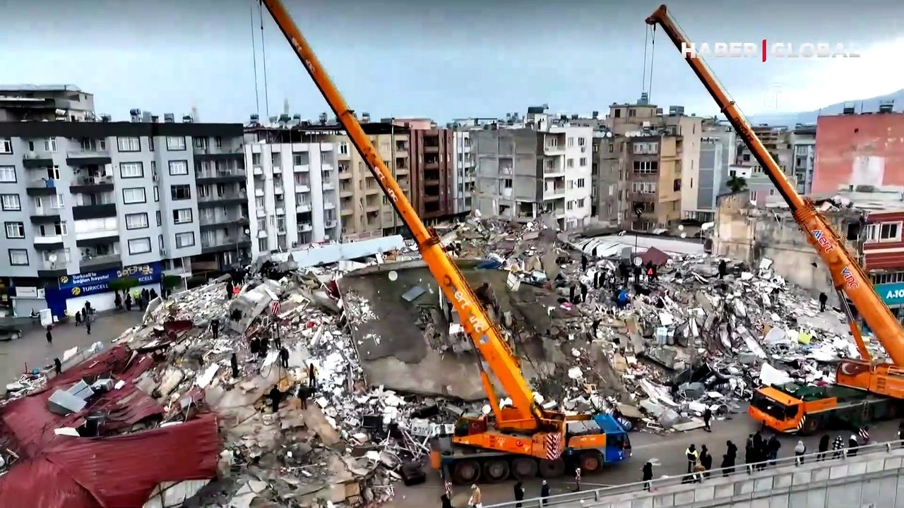 Acı manzara... 7.7 büyüklüğündeki deprem sonras...