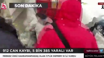 Canlı yayında deprem anı böyle görüntülendi