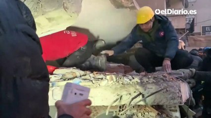 Download Video: Cerca de 5.000 fallecidos y miles de heridos en Turquía y Siria por un terremoto de magnitud 7,8