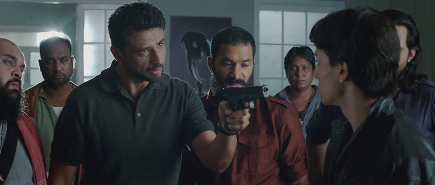 बेठे ये है ब्लैकबेरी... जो मिस कॉल नहीं करता सीधा कनेक्ट करता है || Blockbuster Action Bollywood Movie Scene || Tiger Shroff, Kriti Sanon