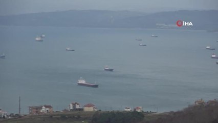 Fırtınadan kaçan çok sayıda gemi Sinop limanına demir attı