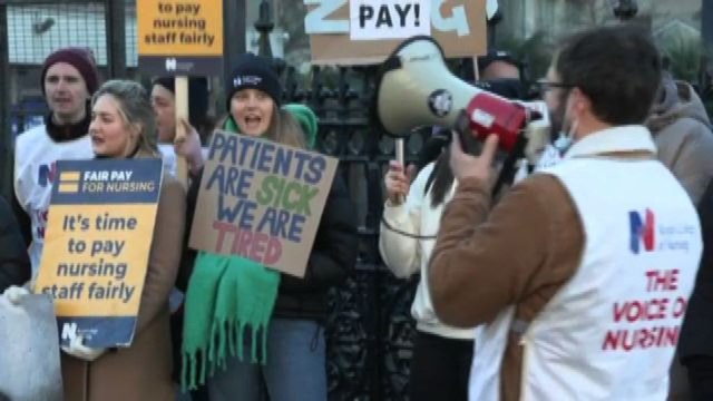 Mega-sciopero degli infermieri nella sanità del Regno Unito