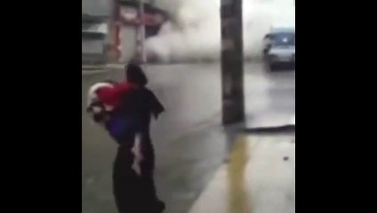 Terremoto Turchia e Siria, i palazzi si sbriciolano - Video