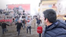 Séisme en Turquie : la panique d'un journaliste en direct lors de la seconde secousse