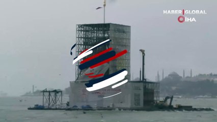 Fırtına nedeniyle Kız Kulesi'ndeki branda düştü, iç kısmı gözüktü