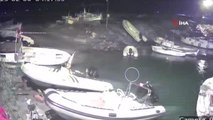 Payas'taki deprem anı kamerada...Balıkçı tekneleri denizin içinde beşik gibi sallandı