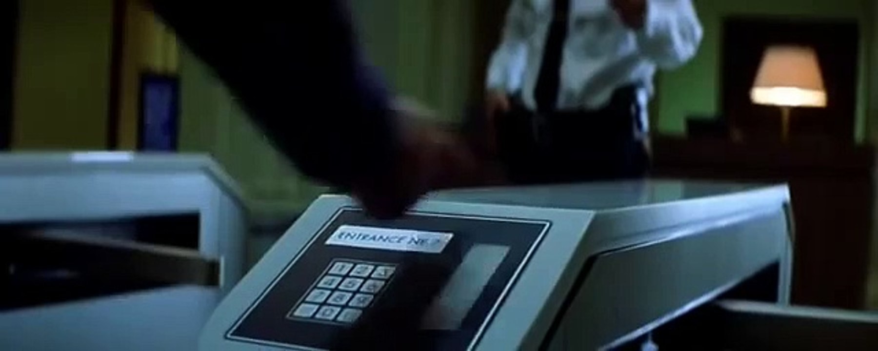 Pánico nuclear | movie | 2002 | Official Trailer