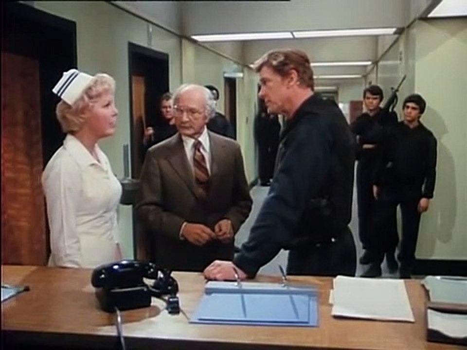 Die knallharten Fünf S01E05-Der Tochter des Kronzeugen