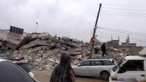 مراسل الجزيرة يرصد آثار الزلزال في مدينة جنديرس بريف حلب