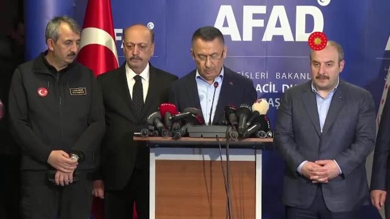 7,7 Büyüklüğündeki Deprem 10 İli Vurdu... Fuat Oktay: "Toplam İtibariyle 1541 Hayatını Kaybeden Vatandaşımız Var"