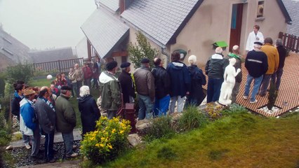 Un Village Presque Parfait | movie | 2015 | Official Trailer