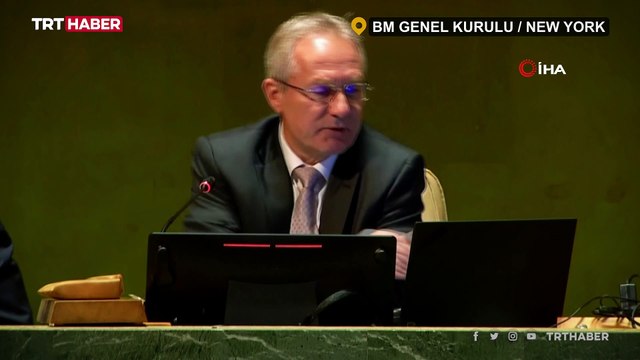 BM'de depremlerde hayatını kaybedenler için bir dakikalık saygı duruşu