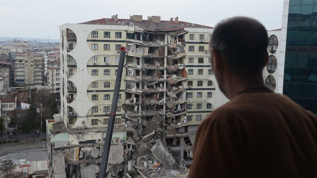 What parts of Turkey and Syria look like after a powerful earthquake killed thousands