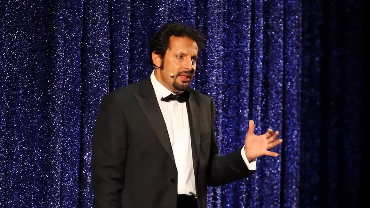 Enrico Brignano: Sono romano ma non è colpa mia | show | 2010 | Official Trailer