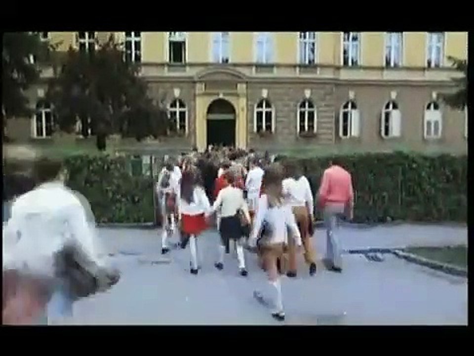 Unsere Pauker gehen in die Luft | movie | 1971 | Official Clip