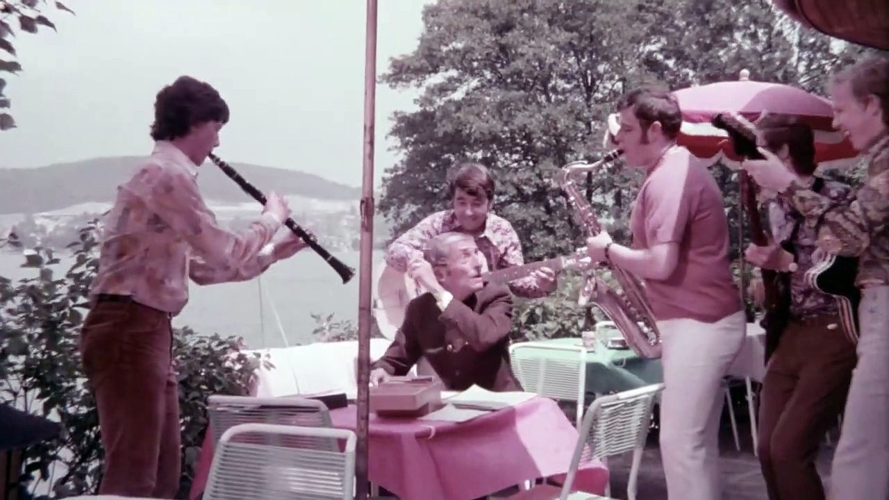 Die tollen Tanten schlagen zu | movie | 2003 | Official Trailer