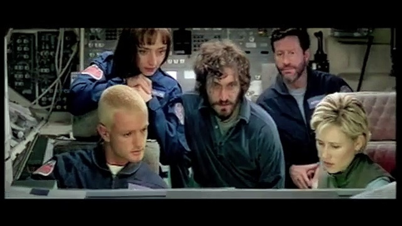 Stranded (Naufraghi) | movie | 2002 | Official Trailer