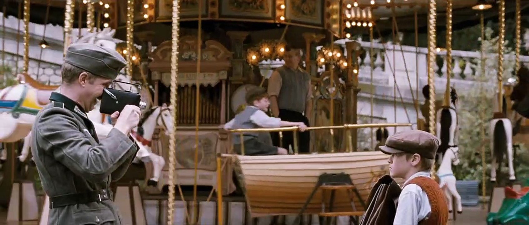 Die Kinder von Paris | movie | 2010 | Official Trailer