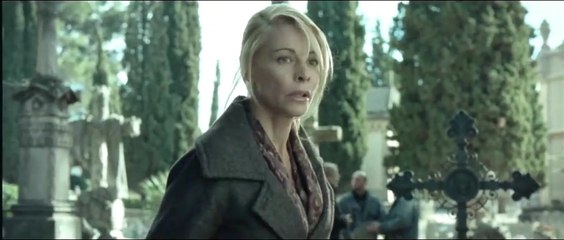 Con gli occhi dell'assassino | movie | 2010 | Official Trailer