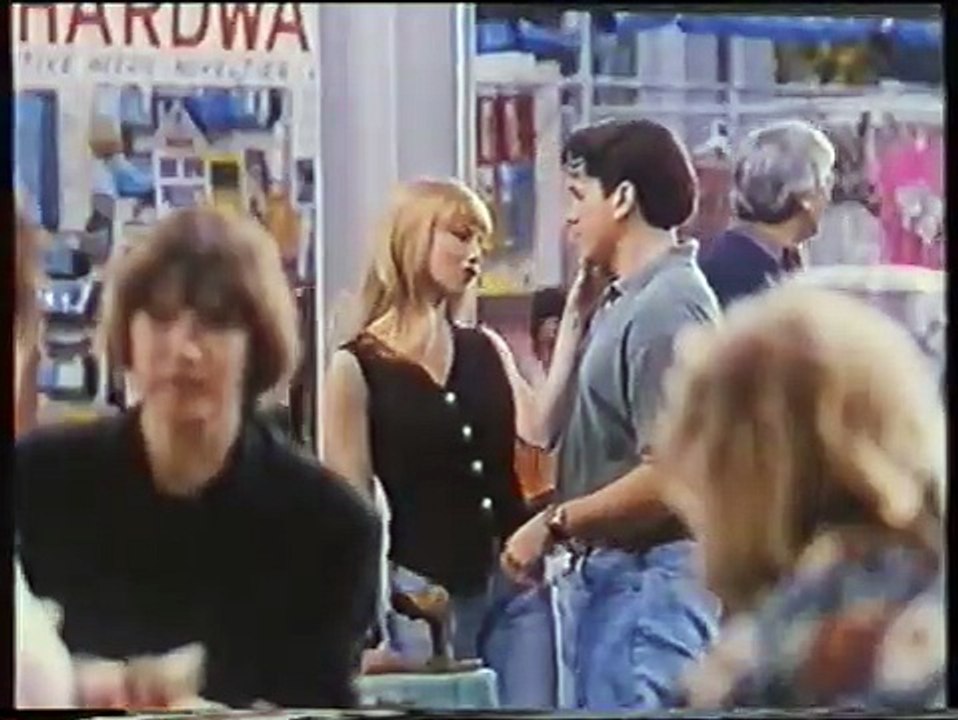 Serial Mom - Warum lässt Mama das Morden nicht? | movie | 1994 | Official Trailer