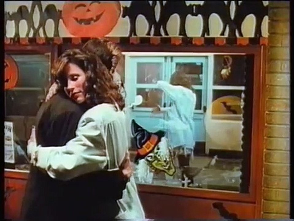 Einmal beißen bitte | movie | 1985 | Official Trailer