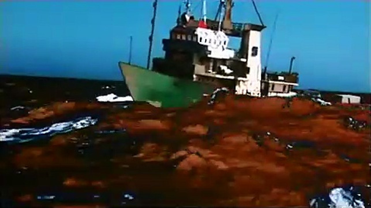 Die Geister der Titanic | movie | 2003 | Official Trailer