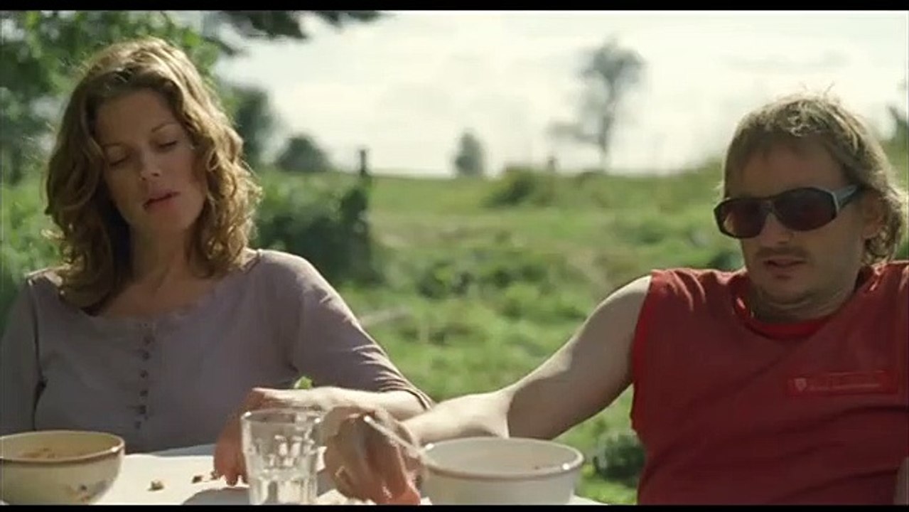 Mitte Ende August | movie | 2009 | Official Trailer