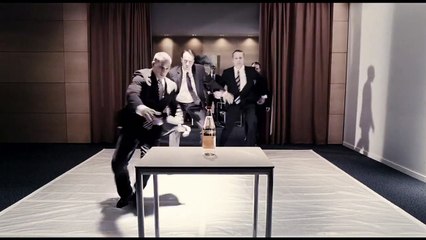 カレ・ブラン | movie | 2011 | Official Trailer