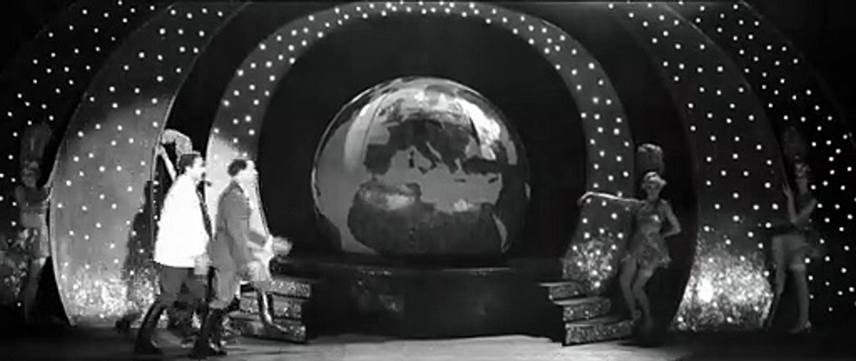 Hotel Lux | movie | 2011 | Official Teaser