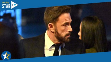 Grammy Awards 2023 : Ben Affleck s'ennuie lors de la cérémonie, les images hilarantes de l'acteur bl