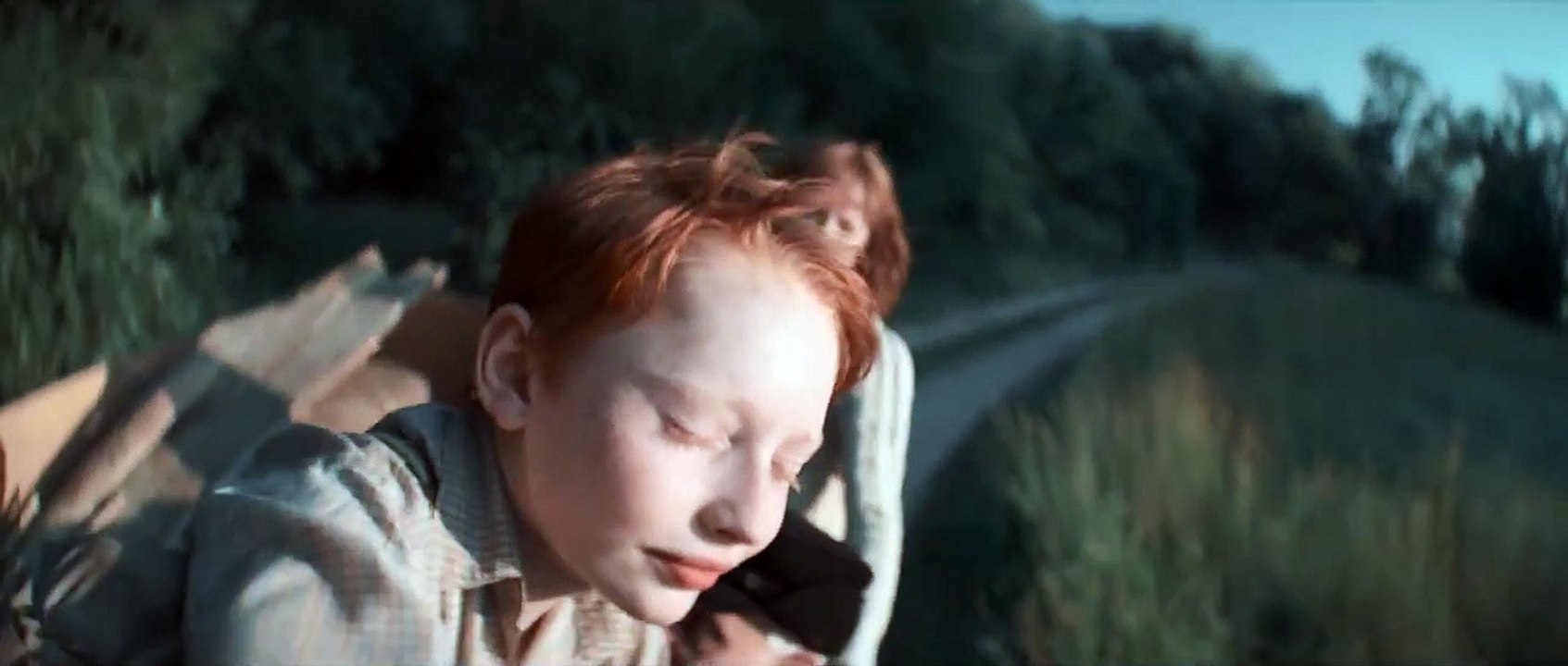 Das Glaszimmer | movie | 2021 | Official Trailer