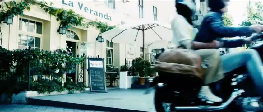 Пока ещё жива | movie | 2015 | Official Trailer