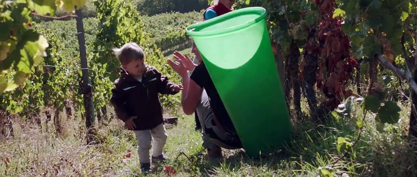 Weinweiblich | movie | 2020 | Official Trailer