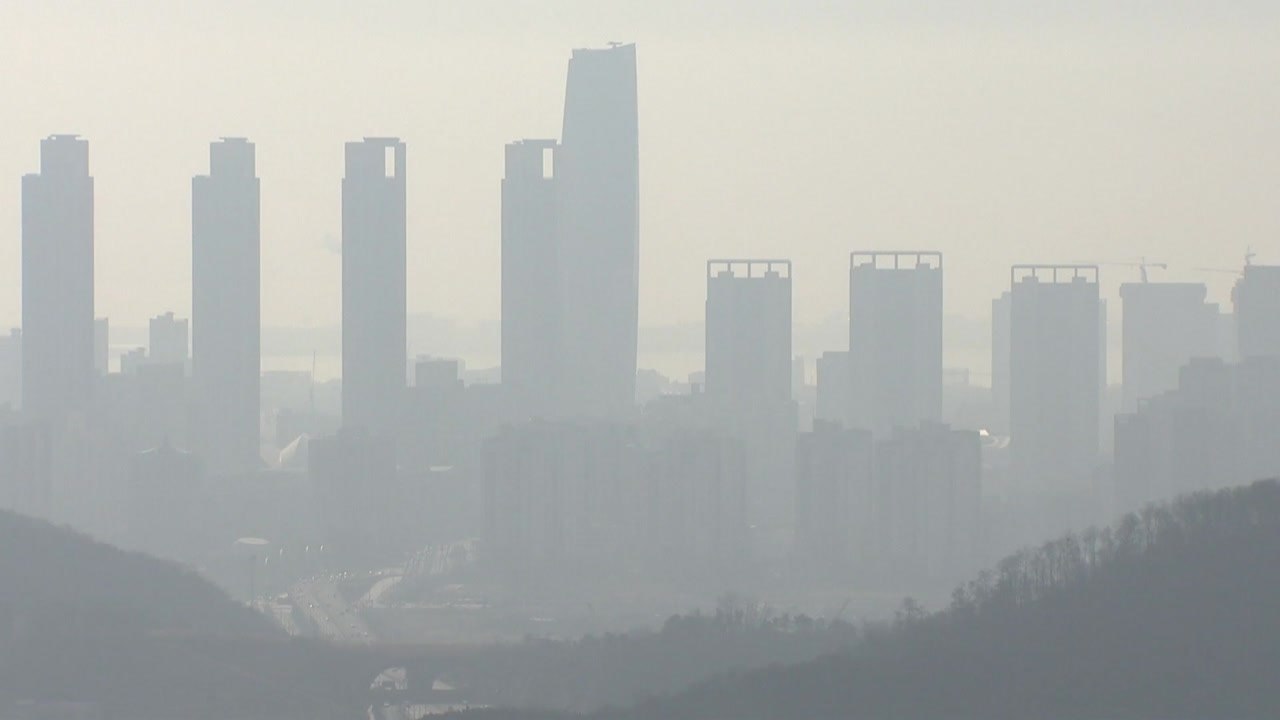 [날씨] 온화하지만 고농도 미세먼지...중서부 비상저감조치 / YTN