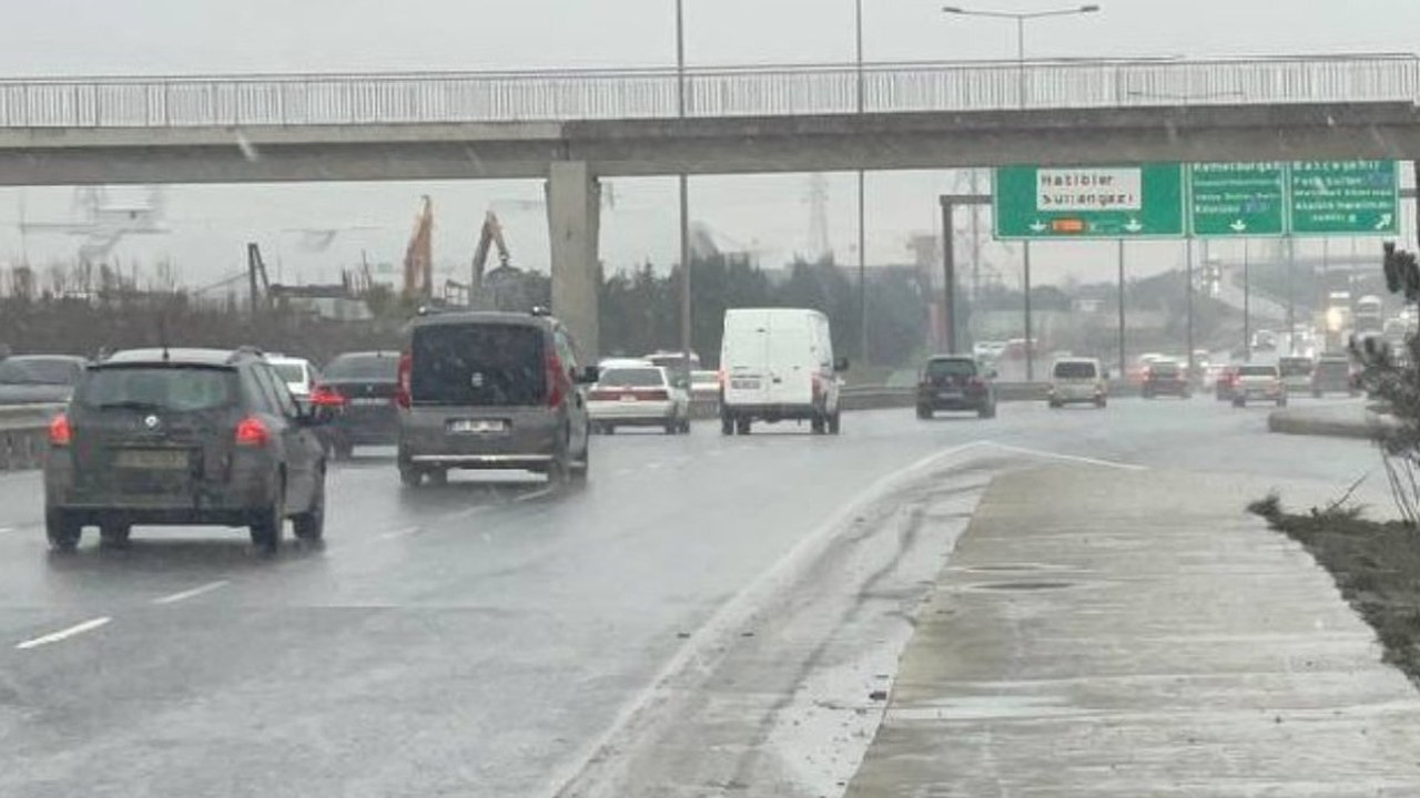 Kar yağışı İstanbul’u etkilemeye başladı