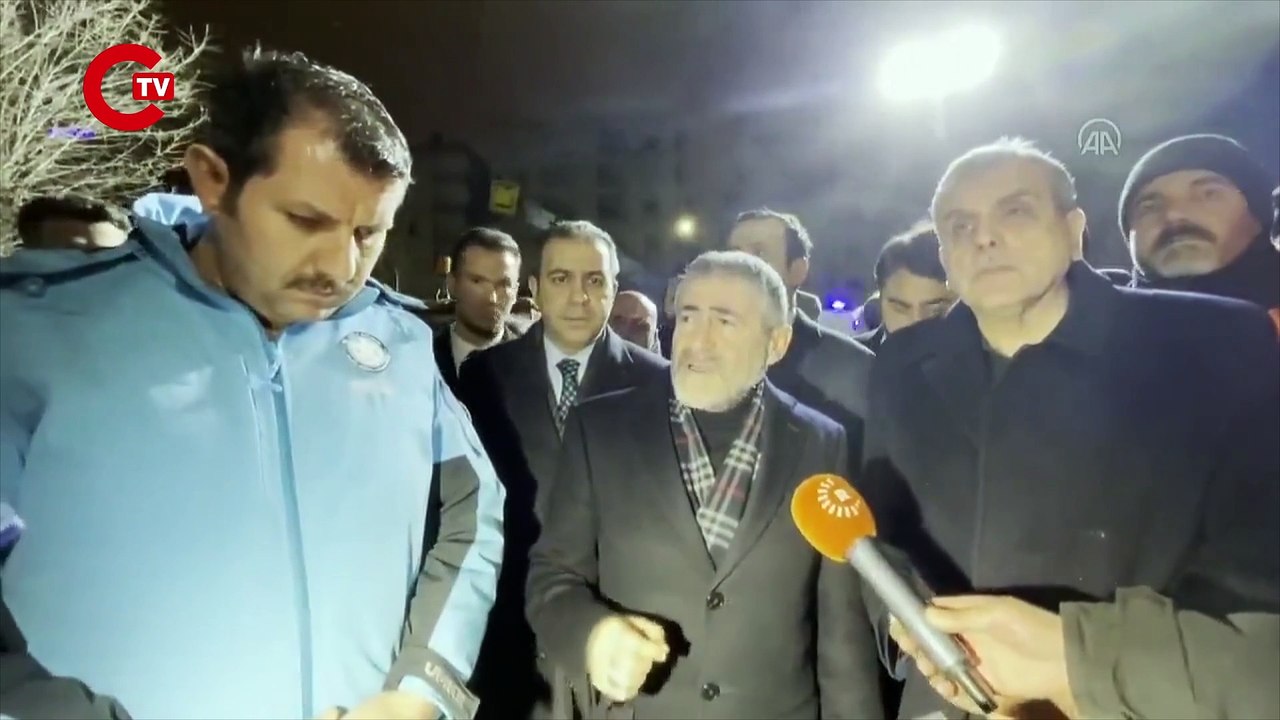 Nebati: "Urfa'da her şey kontrol altında. Yaralılarımız var. Bir çoğu depremde binalardan değil, depremden kaçarken vesaire yaralananlar.