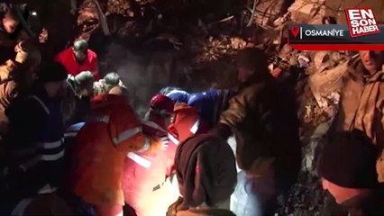 Osmaniye'de depremin 24'üncü saatinde enkazdan kurtarılan kadın umut oldu